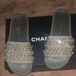 Chanel chain slide size 7